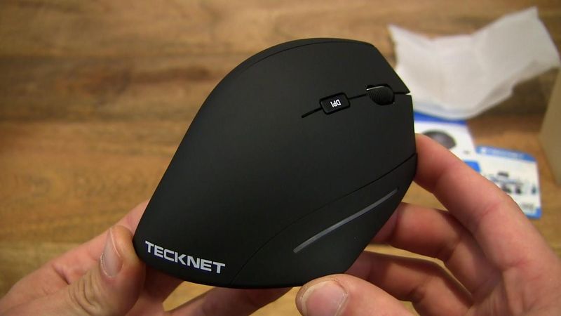 Ергономічна вертикальна миша Technet М012 Nano